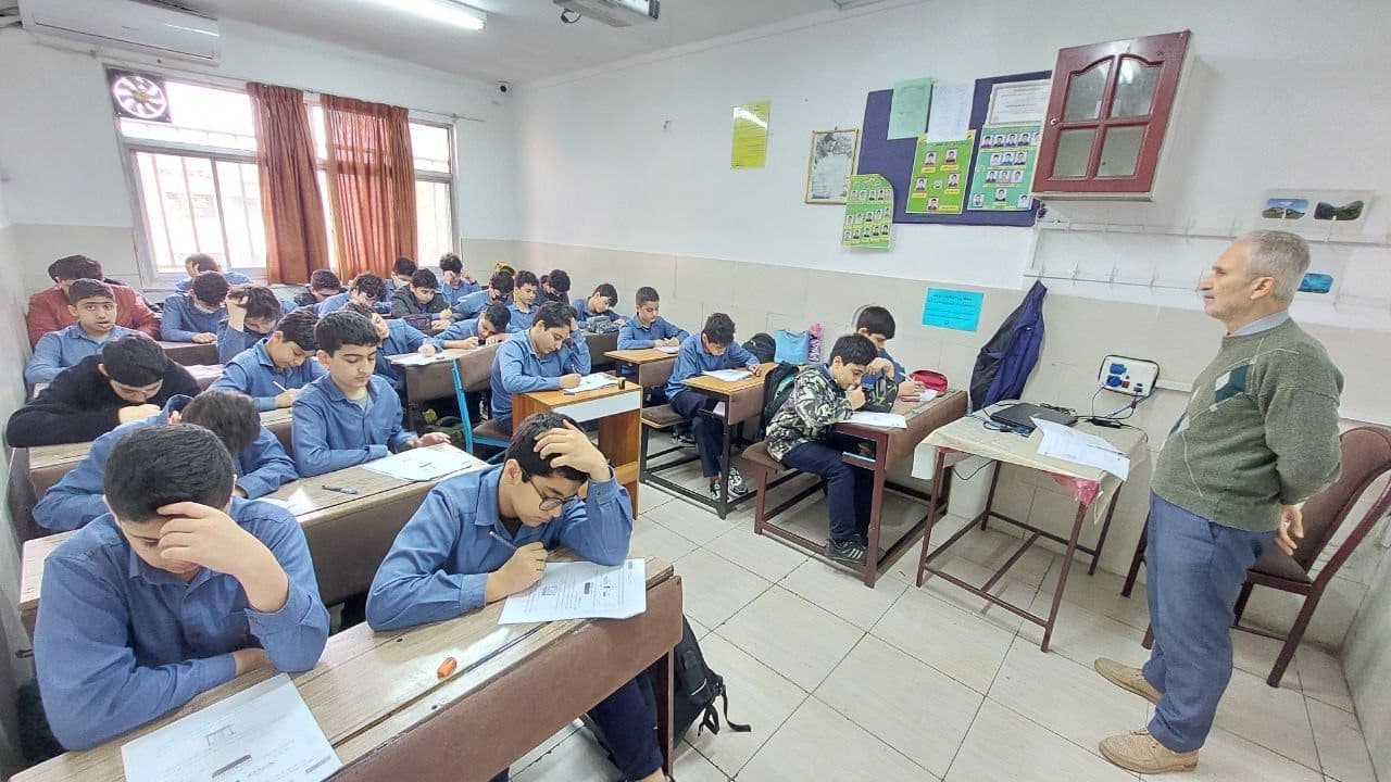 دبیرستان غیر دولتی پسرانه هوشمند فرهنگ(دوره اول)