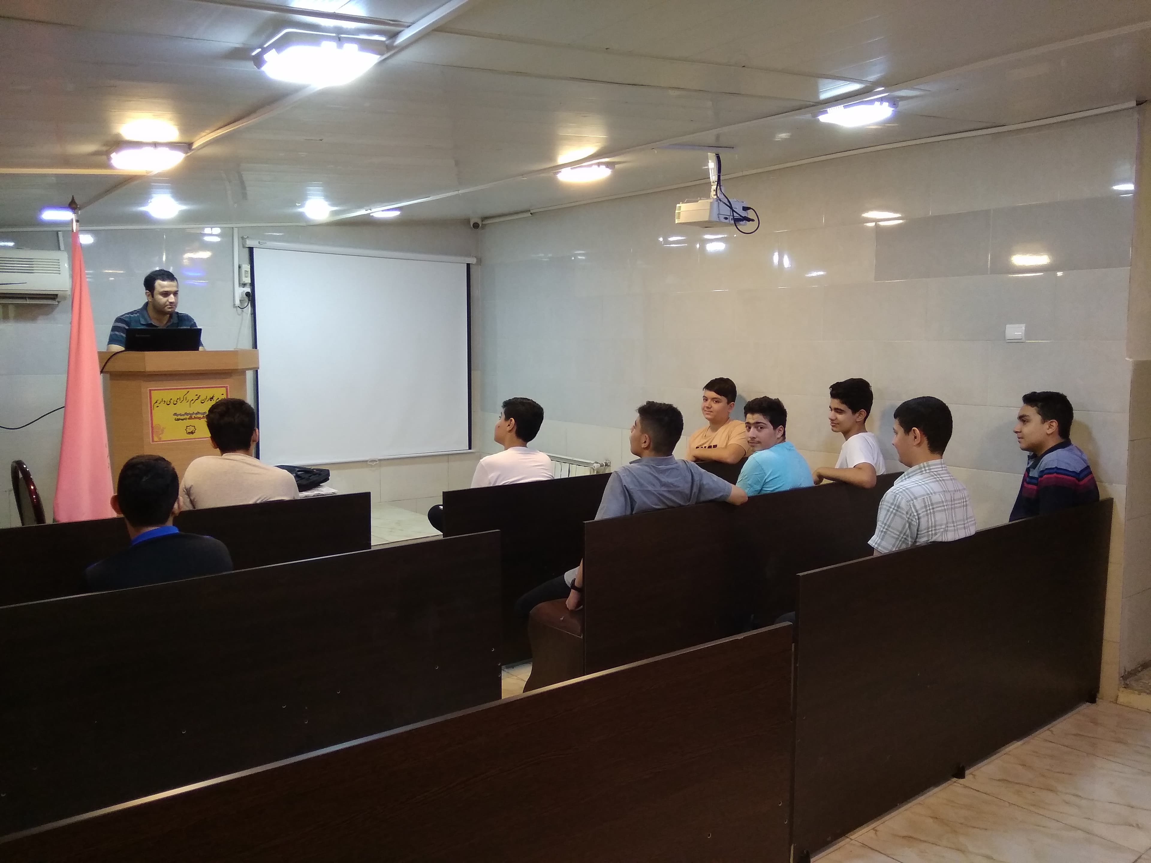 اولین جلسه انجمن علمی زیست شناسی کانون تابستانی فرهنگ