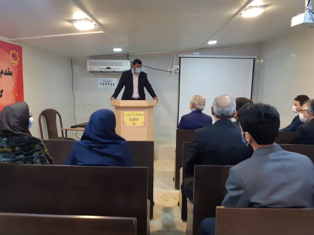 بازدید آقای دکتر صفری ( رئیس آموزش و پرورش ناحیه یک رشت ) از مجتمع آموزشی فرهنگ