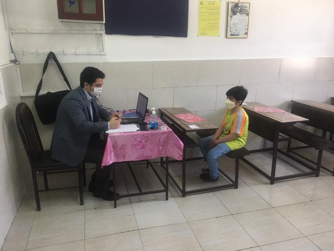 حضور دانش آموزان کوشای ششم برای ثبت نام در مقطع تحصیلی جدید