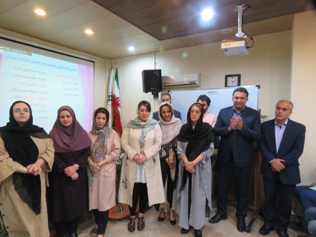 برگزاری مجمع عمومی انجمن اولیا و مربیان و جلسات ماهانه منظم و رسمی